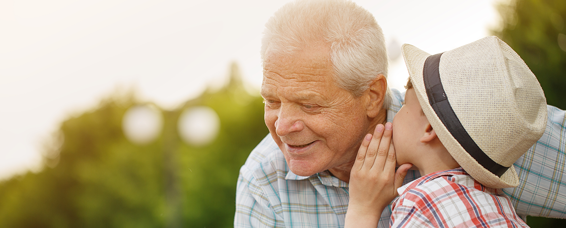 Как выбрать слуховой аппарат для пожилого человека?